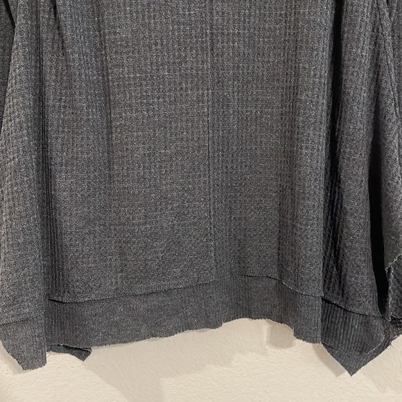 Altar’d State Women’s Waffle Knit T-Shirt Medium Grey Oversized Lagenlook Cotton - Picture 6 of 12